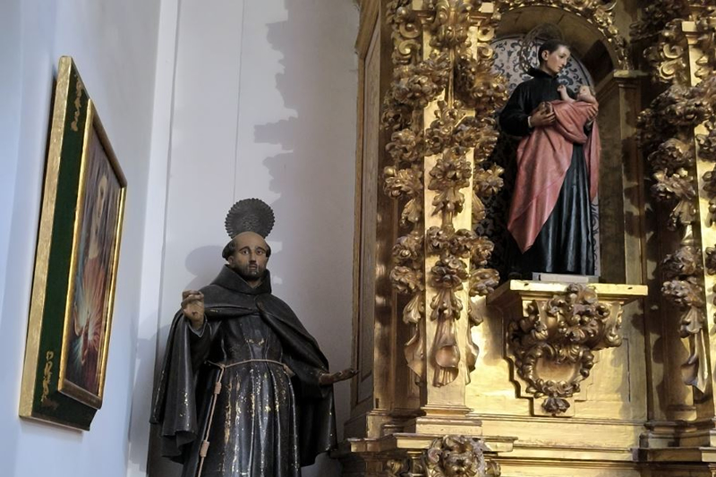 Los Jesuitas, iglesia Barroca_8 Siglo XVIII, detalle de un fraile.Iglesia de San Ildefonso 